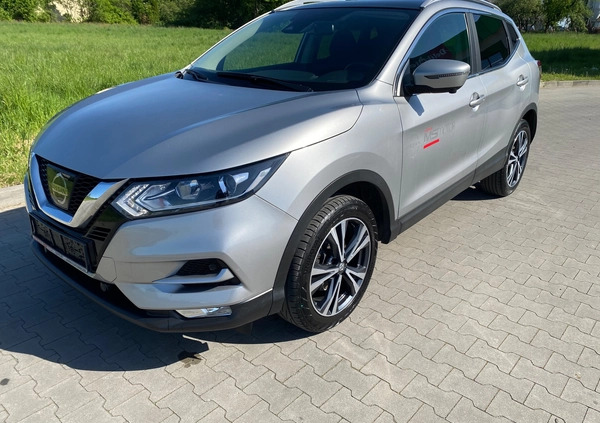 Nissan Qashqai cena 63900 przebieg: 93746, rok produkcji 2018 z Sława małe 301